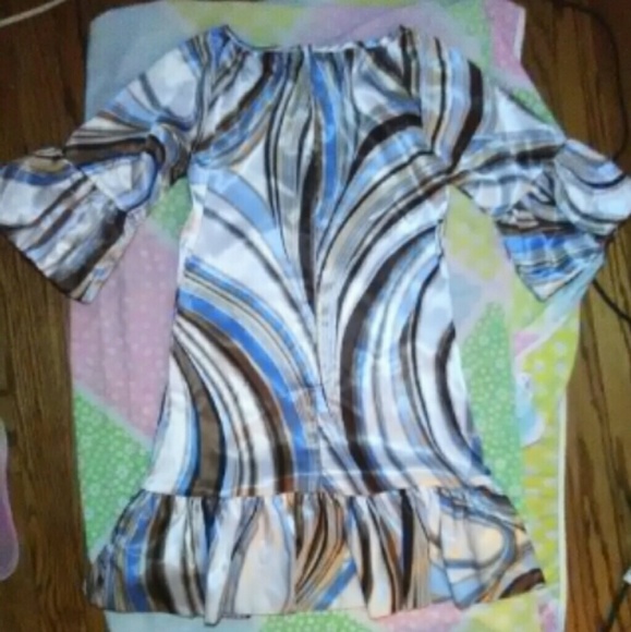 Dimples Satin Bell sleeve Tunic - Picture 6 of 8